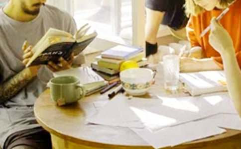 ���]����W���������