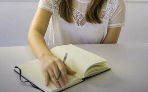 《貓頭鷹王國》讀后感