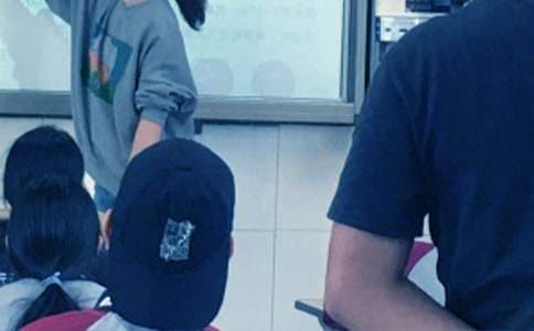 �Z�Ľ��Е�(hu��)�l(f��)�Ը�