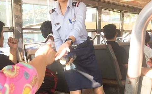 售票員個(gè)人述職報(bào)告集錦8篇