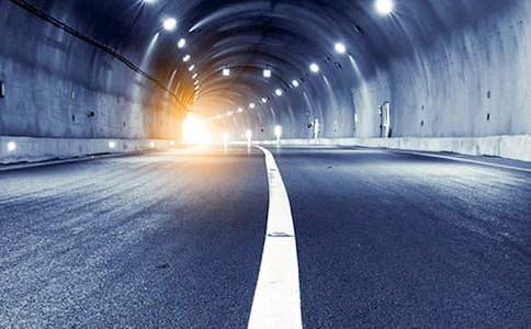 ���u�������������~����