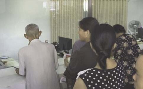 �t(y��)�������